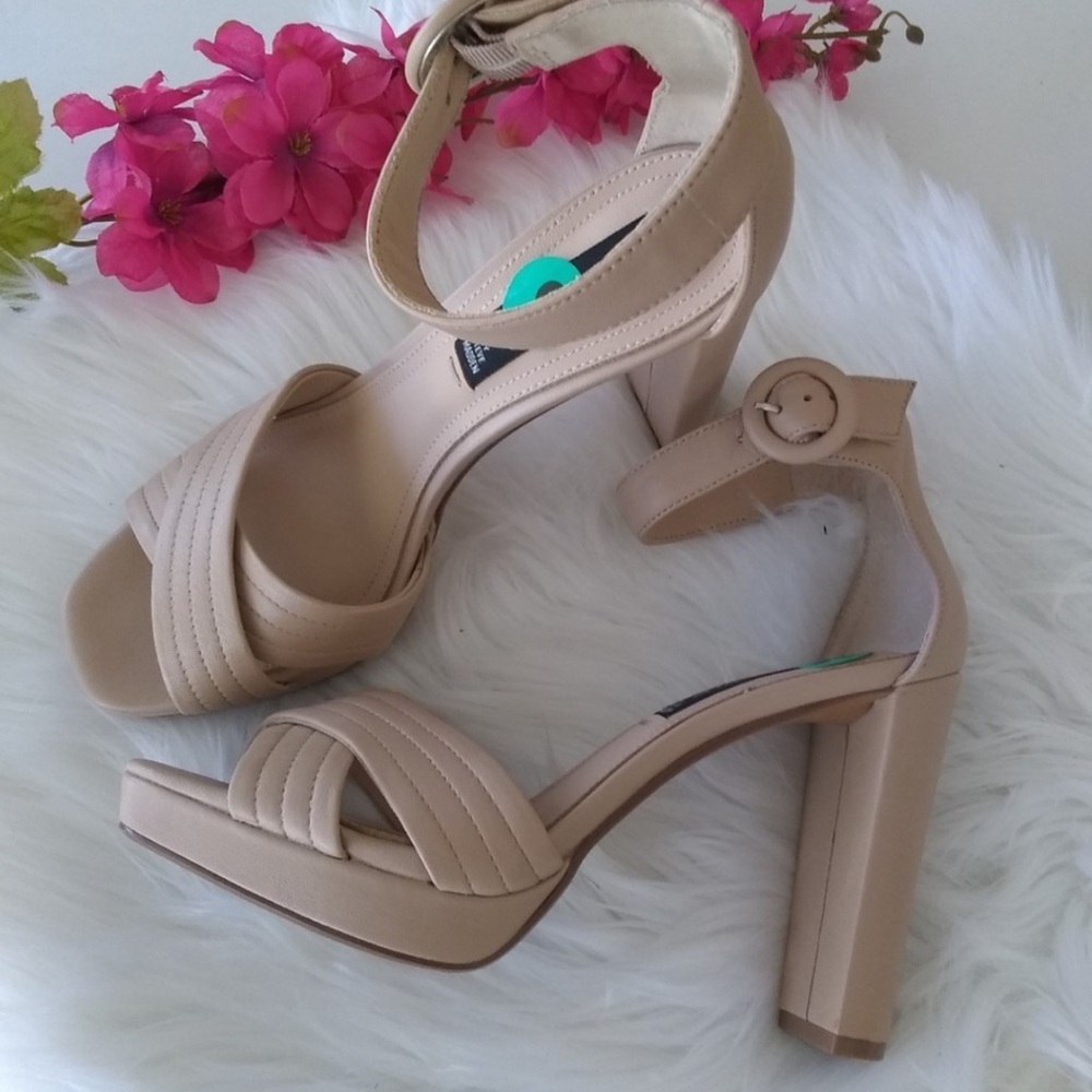 NEW STEVEN by Steve Madden Ravena Leather Strappy Sandals Heels